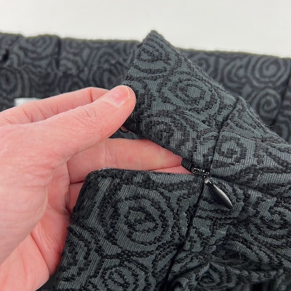 MaxMara black  pleated A-line velvet embossed skirt size 10 - Picture 6 of 10